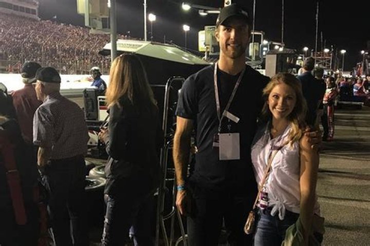 Alex Pietrangelo's wife Jayne Cox and their relationship history ·