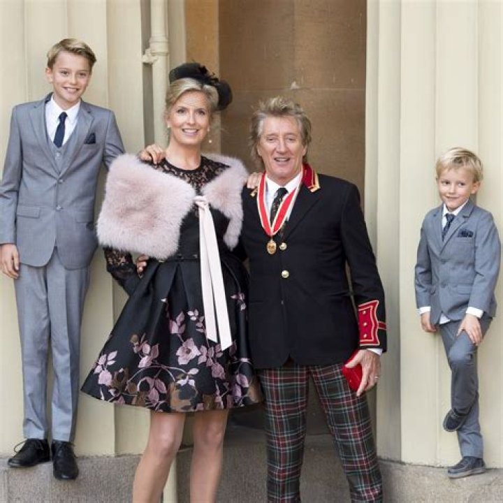 Unveiling The Legacy Of Rod Stewart's "Hijos"