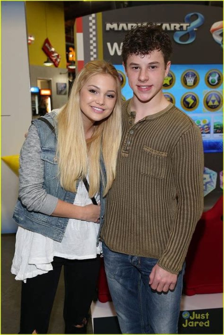 What happened between Leo Howard and Olivia Holt? Celebrity
